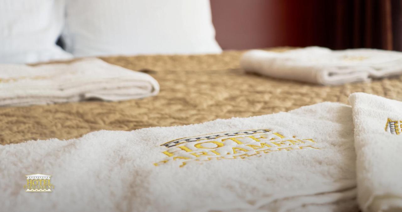 Hotel Parlament Pristina Extérieur photo