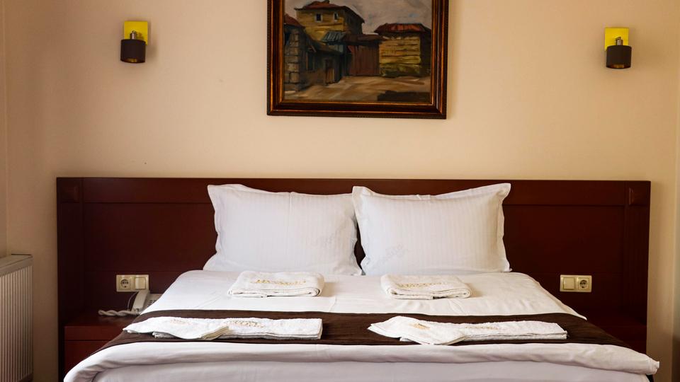 Hotel Parlament Pristina Extérieur photo