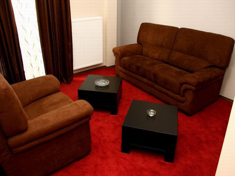 Hotel Parlament Pristina Extérieur photo